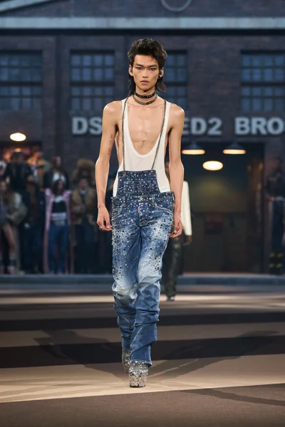 Look 43